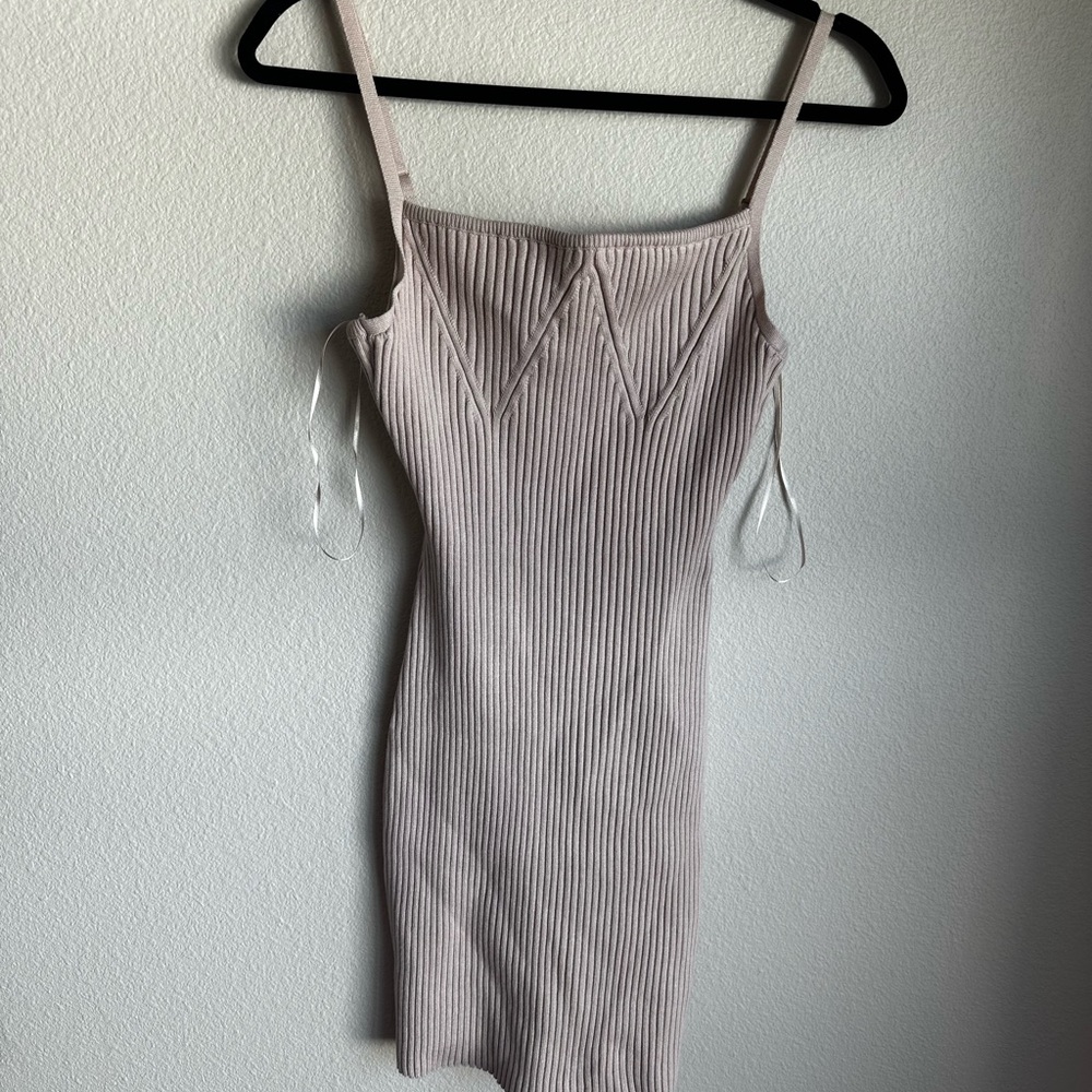 Chic Ribbed Knit Mini Dress - Picture 4 of 4